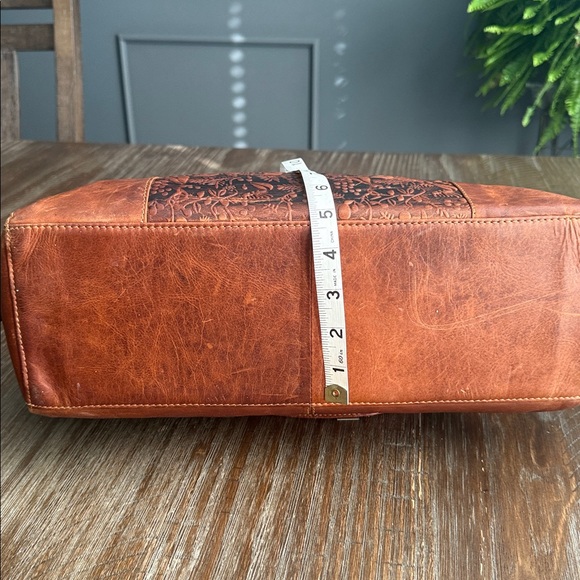 VALENCHI Genuine Real Leather Tote Bag/Purse Flower Embossed - Picture 9 of 17